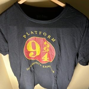 Harry Potter Men’s Platform 9 3/4 Hogwarts Express Color Black Size XL